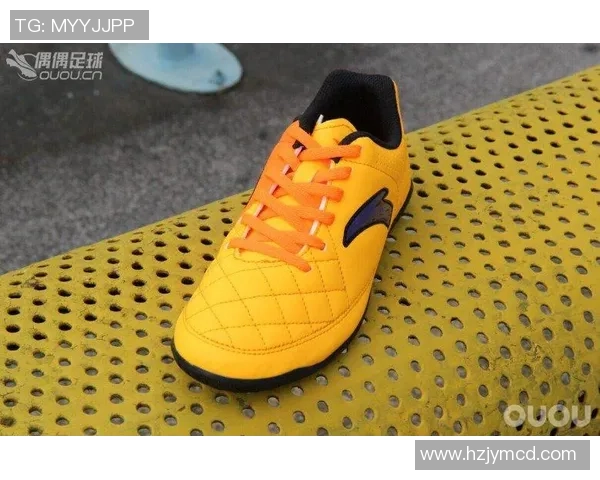 世界足球史上三双球鞋最多的球星是谁 解析他的足球鞋选择与比赛表现